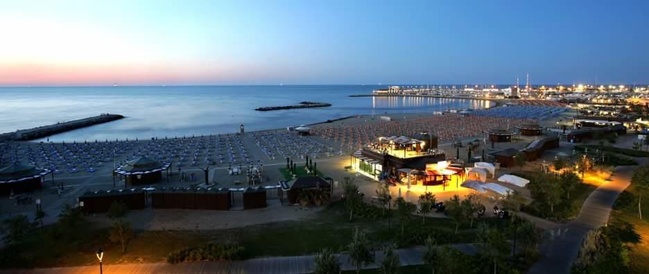 Hotel Villa Dina Ρίμινι Εξωτερικό φωτογραφία
