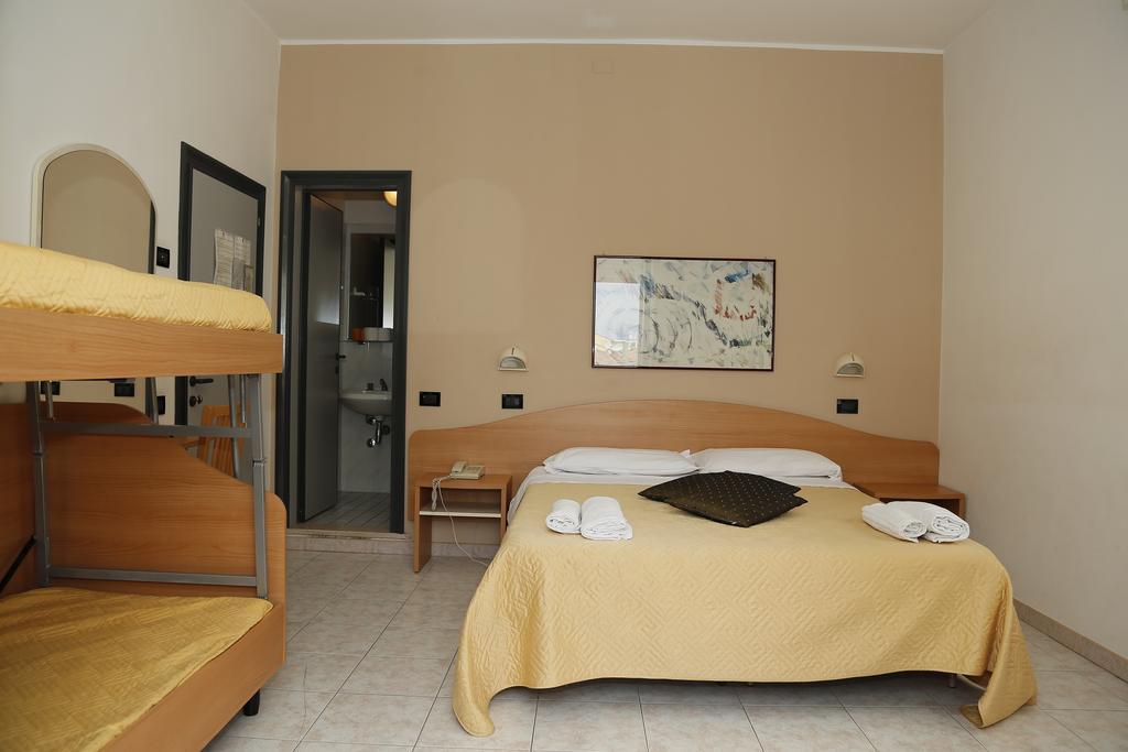 Hotel Villa Dina Ρίμινι Εξωτερικό φωτογραφία