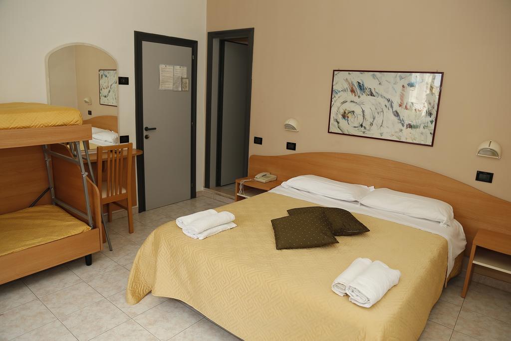 Hotel Villa Dina Ρίμινι Εξωτερικό φωτογραφία