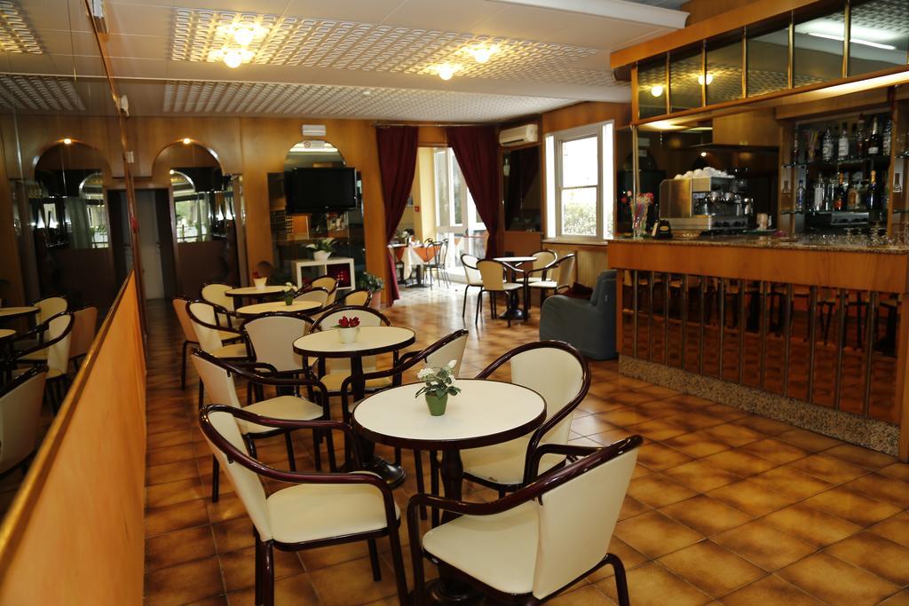Hotel Villa Dina Ρίμινι Εξωτερικό φωτογραφία